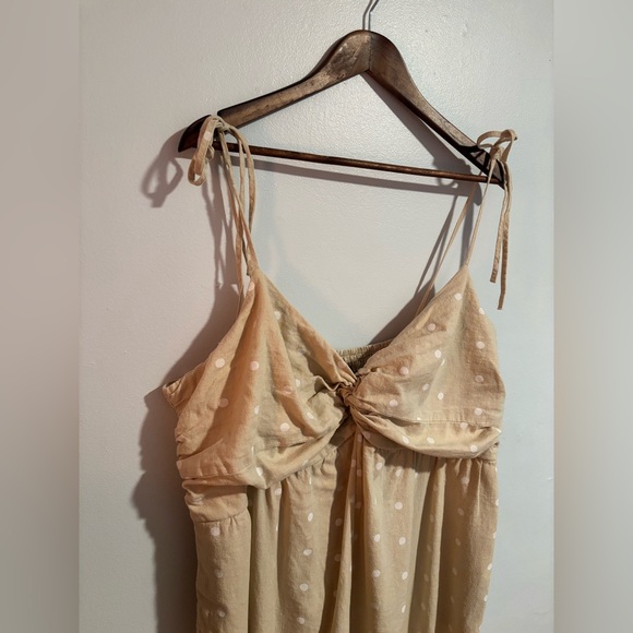 Old Navy - Tie-Shoulder Cropped Twist-Front Smocked Jumpsuit - Picture 6 of 11